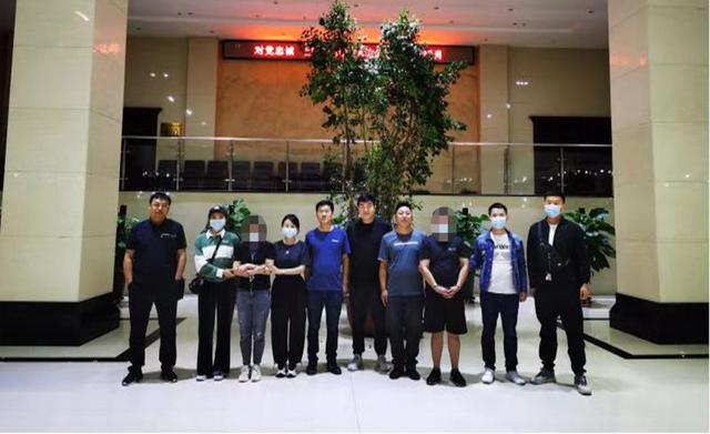 涉案金額50億！內(nèi)蒙古警方偵破一起“跑分”洗錢案...涉案POS機40部、銀行卡1000余張...(圖5)